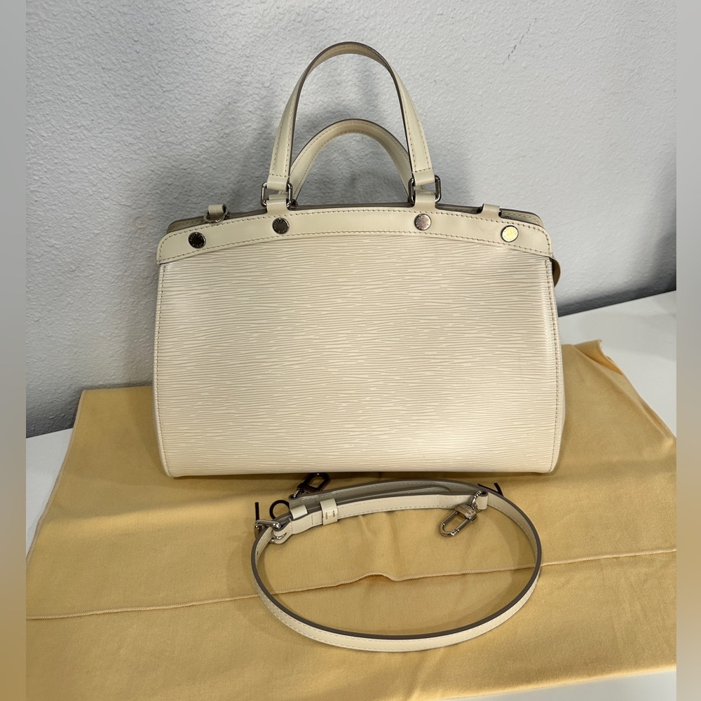 Louis Vuitton Epi leather brea MM bag